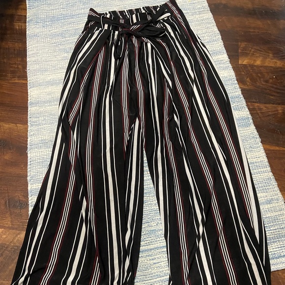 Flowy pants - Picture 2 of 4